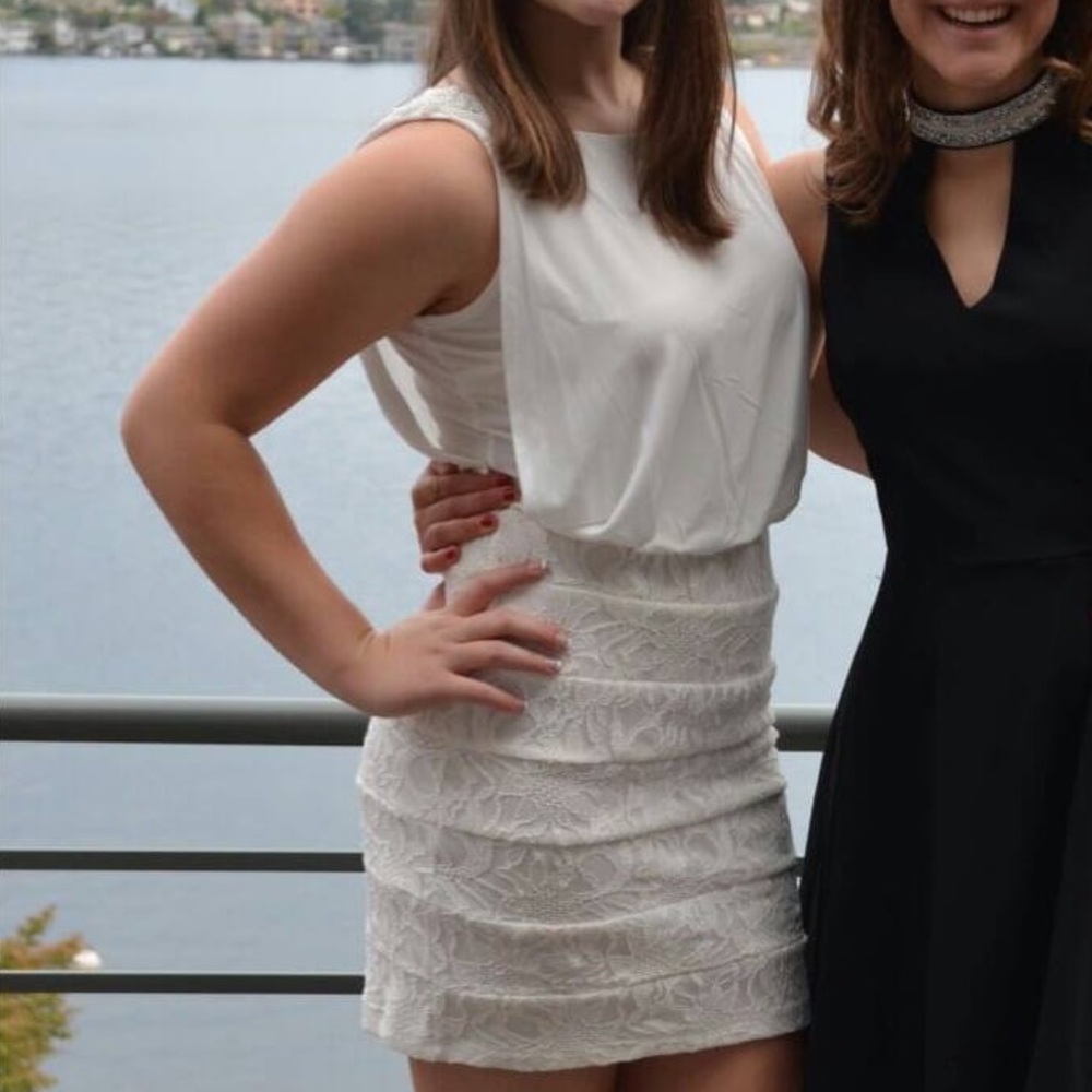 WHITE MINI-DRESS